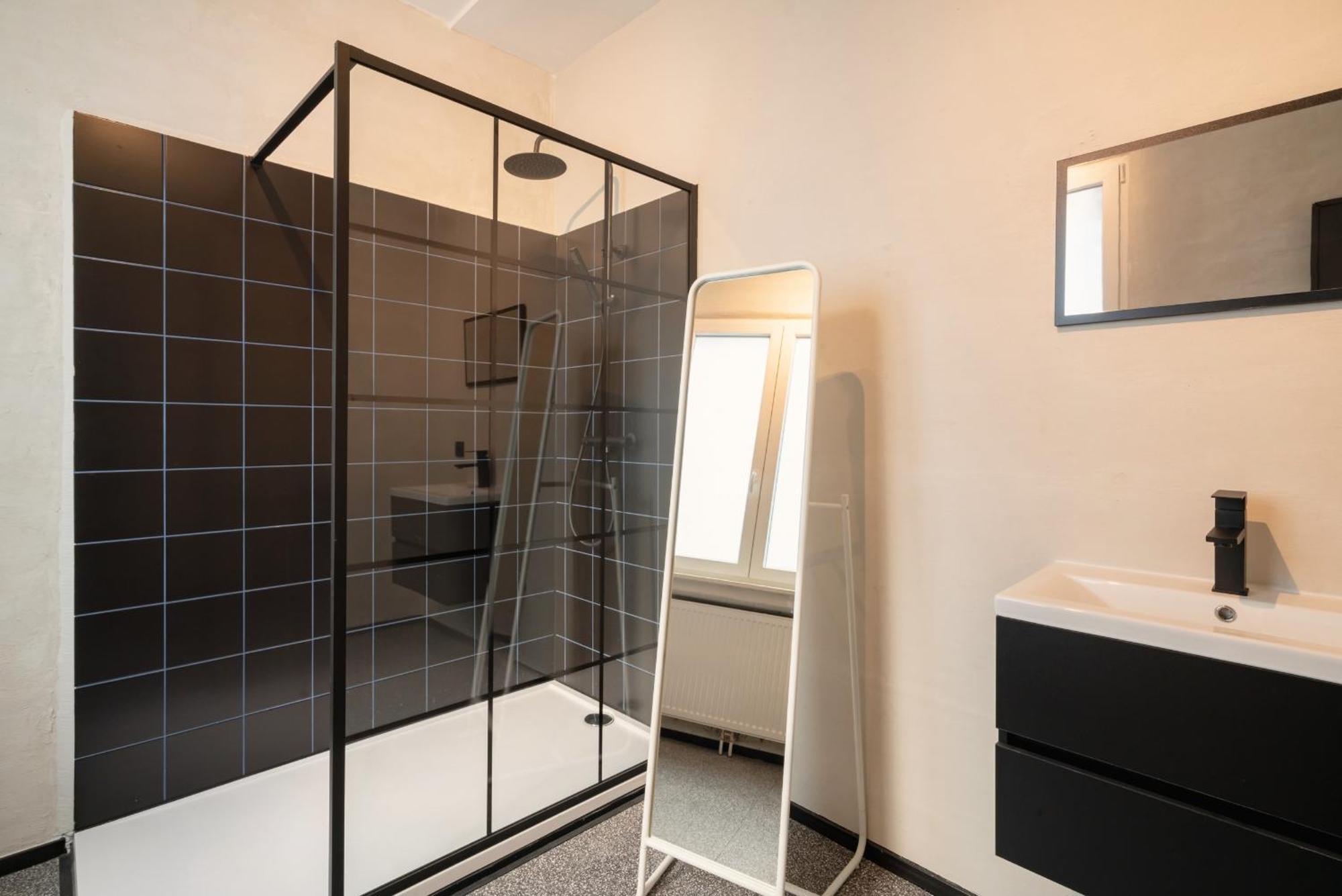 Charming And Spacious Apartments In The Heart Of Anvers Exterior foto